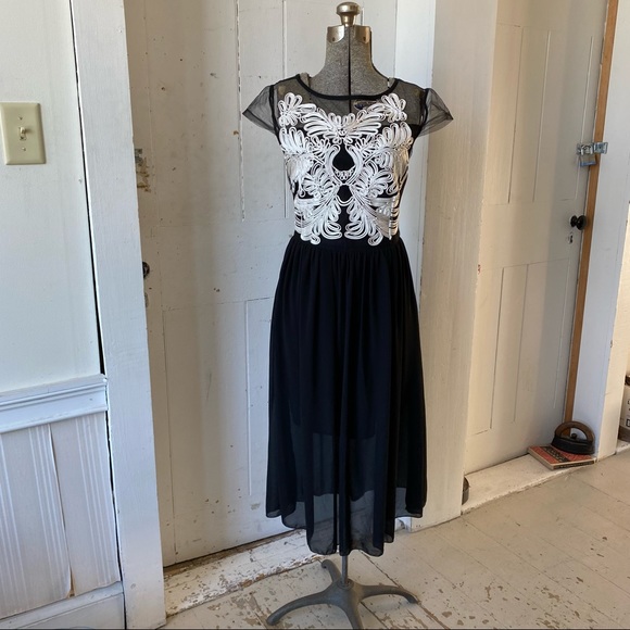 L&X Dresses & Skirts - L&X Black Shear Chiffon White Soutache MIDI Dress